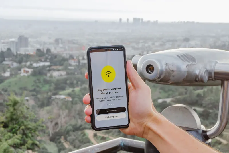 Give Your Guests Their Own Lane: Turning Your WiFi Extender Into a Dedicated Visitor Network